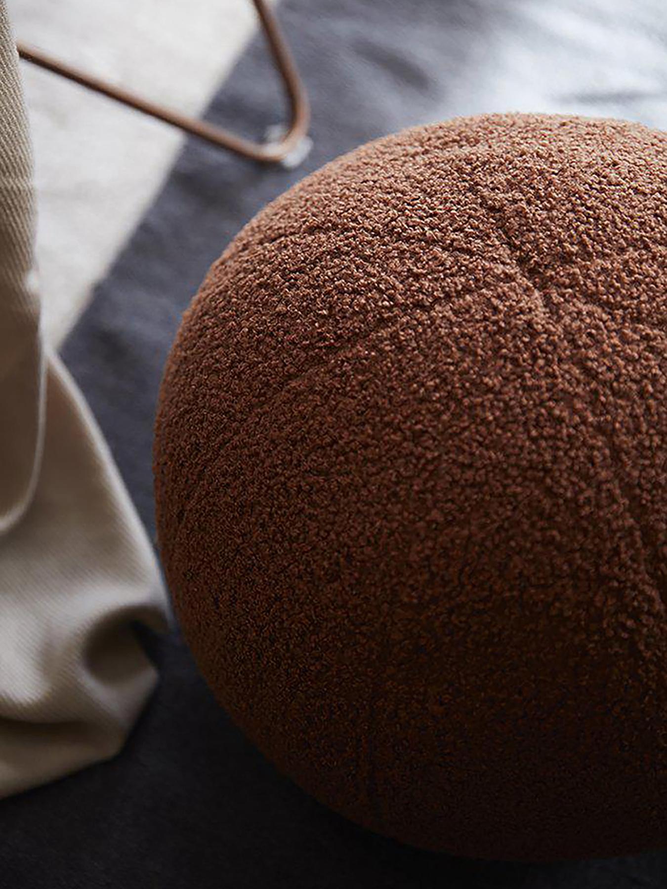 Pelota Elsie Pillow, marrón medio
